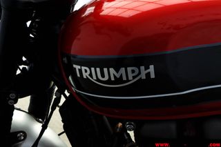 TRIUMPH SPEED TWIN 1200