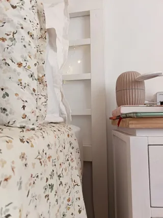 Testata in legno massello bianco