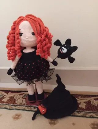 Muñeca Bruja crochet con complementos Hecha a mano
