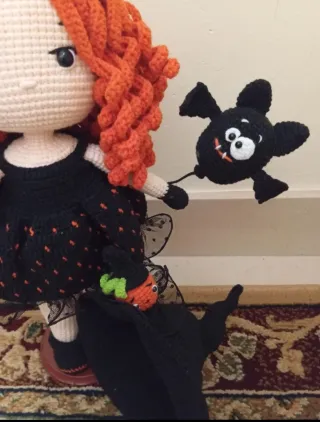 Muñeca Bruja crochet con complementos Hecha a mano