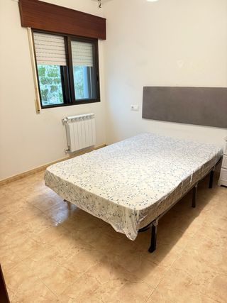 Habitación amueblada