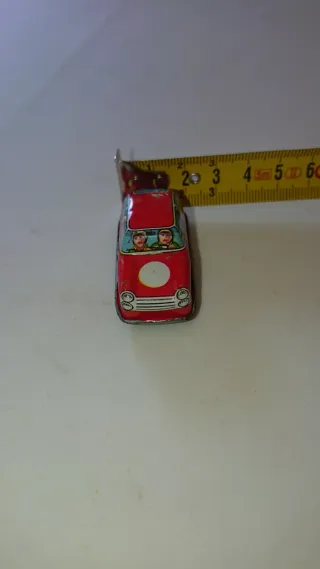 Coche de hojalata litografiado años 60 aleman