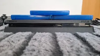 PS4 Slim 1TB + 2 Mandos + 3 Juegos