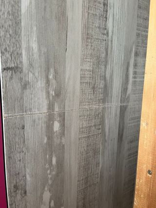 Armario juvenil y mesita de noche rosa