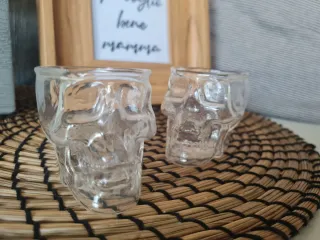 Bicchieri cocktail teschio in vetro