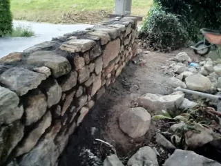 Reparación y construcción de muros