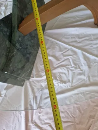 Tavolo Cattelan in vetro, marmo verde e legno.