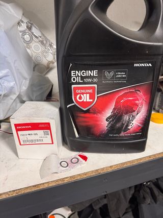 Aceite y filtro Honda 10W-30 Original