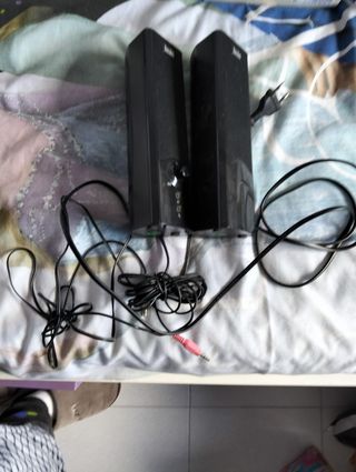 Altavoces Hercules Negros