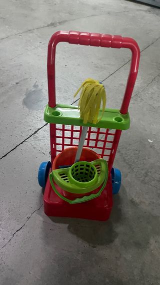 Carrito de limpieza infantil con accesorios