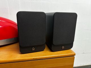 Altavoces Q Acoustics 2010 Negros