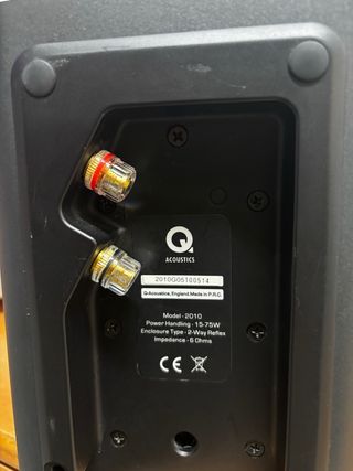 Altavoces Q Acoustics 2010 Negros