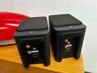 Altavoces Q Acoustics 2010 Negros