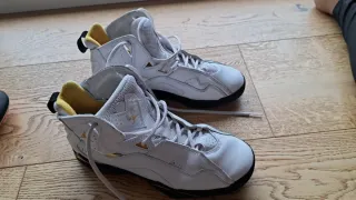 Zapatillas Baloncesto Jordan Blancas y Amarillas