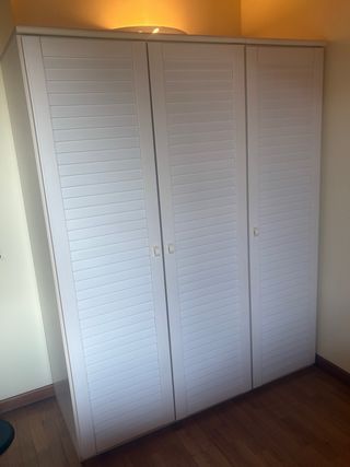 Cameretta: armadio, comò, 2 comodini, specchio