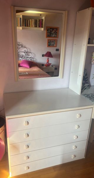 Cameretta: armadio, comò, 2 comodini, specchio