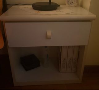 Cameretta: armadio, comò, 2 comodini, specchio