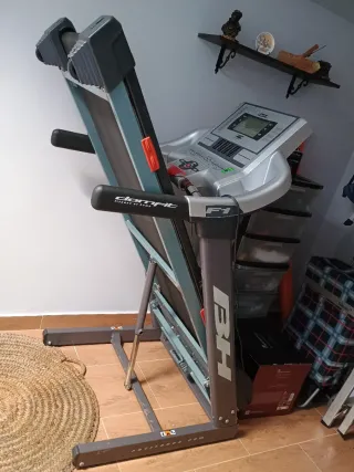 Cinta de correr BH Fitnes