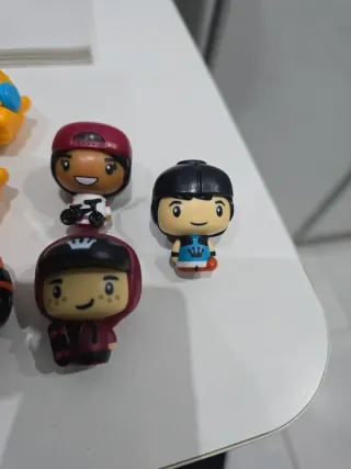 6 Sorprese Kinder Joy Street Style Funko Pop