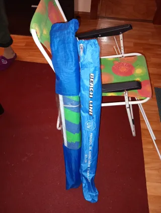 Set di 2 ombrelloni e sedie da spiaggia