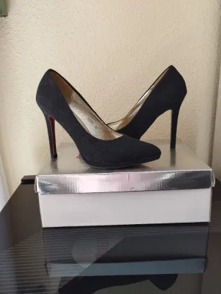 Zapatos de tacón negros con brillo