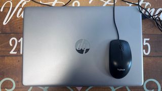 Portátil HP i5 11ª Gen + Funda + Ratón