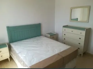 Cabecero, Mesitas de Noche, Comoda y espejo