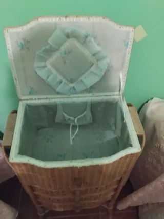 Mesita costurero mimbre