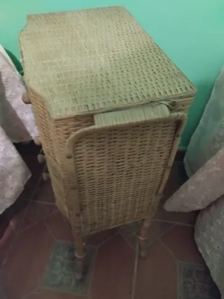 Mesita costurero mimbre