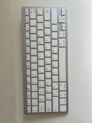 Teclado Inalámbrico Plata y Blanco
