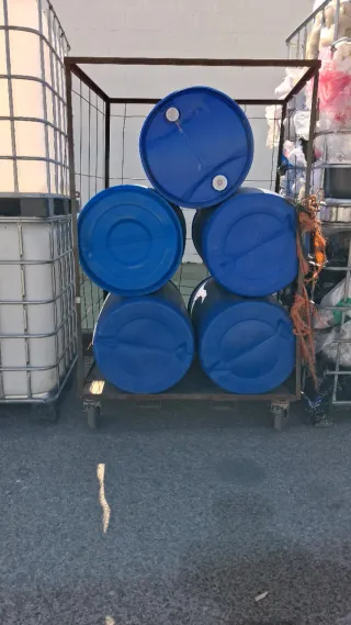 Bidones 200L Azul.NO HACEMOS ENVIOS.93cm.largo.x55