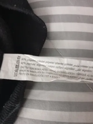 Sudadera negra básica