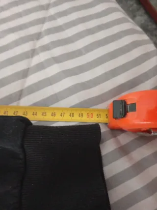 Sudadera negra básica