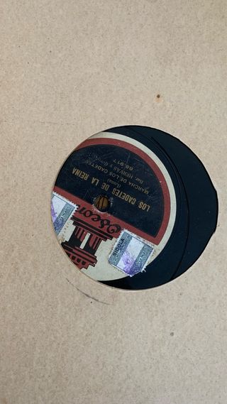 Álbum de fotos antiguo rojo