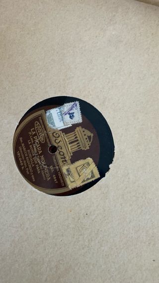 Álbum de fotos antiguo rojo