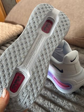 Zapatillas Nike Vomero Premium Mujer Talla 41.