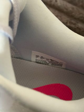 Zapatillas Nike Vomero Premium Mujer Talla 41.