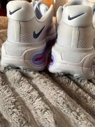 Zapatillas Nike Vomero Premium Mujer Talla 41.