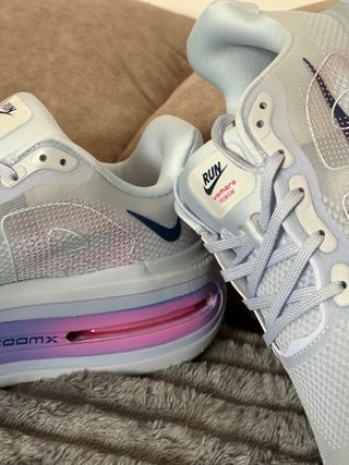 Zapatillas Nike Vomero Premium Mujer Talla 41.