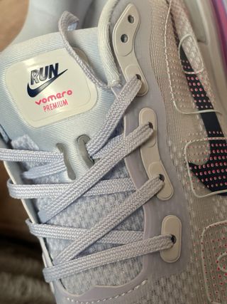 Zapatillas Nike Vomero Premium Mujer Talla 41.