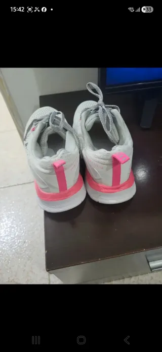Zapatilla de mujer
