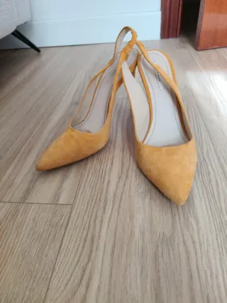 Zapatos Zara Basic Amarillos Talla 40