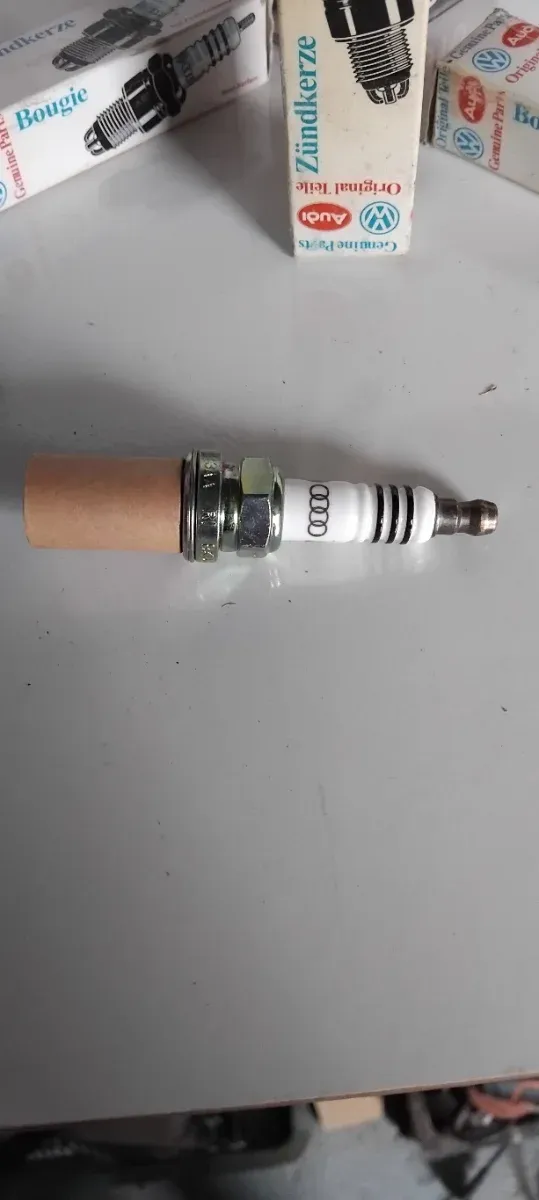 Bujía Audi/VW Original... tengo 5 bujias