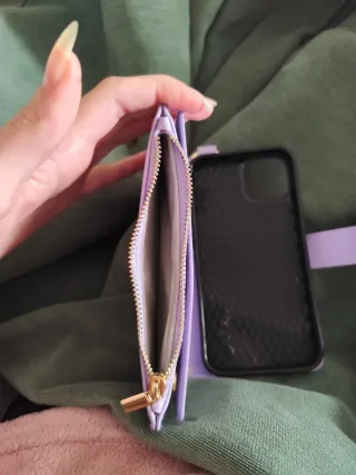 Funda Cartera iPhone 14 Morada