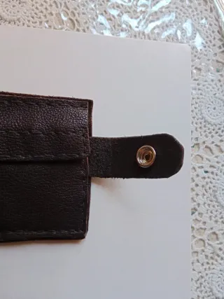 Cartera monedero cuero artesanal,cadena .