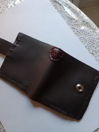 Cartera monedero cuero artesanal,cadena .