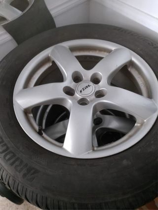 Llanta con neumático Bridgestone