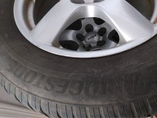 Llanta con neumático Bridgestone