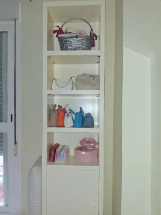 Estantería Blanca de Madera