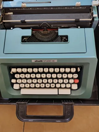 Máquina de escribir Olivetti Studio 46